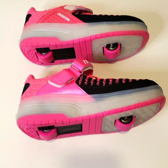 Fashion Little Girl Roller Light Up Luminous Sneakers Size 36 - Picture 4 of 7
